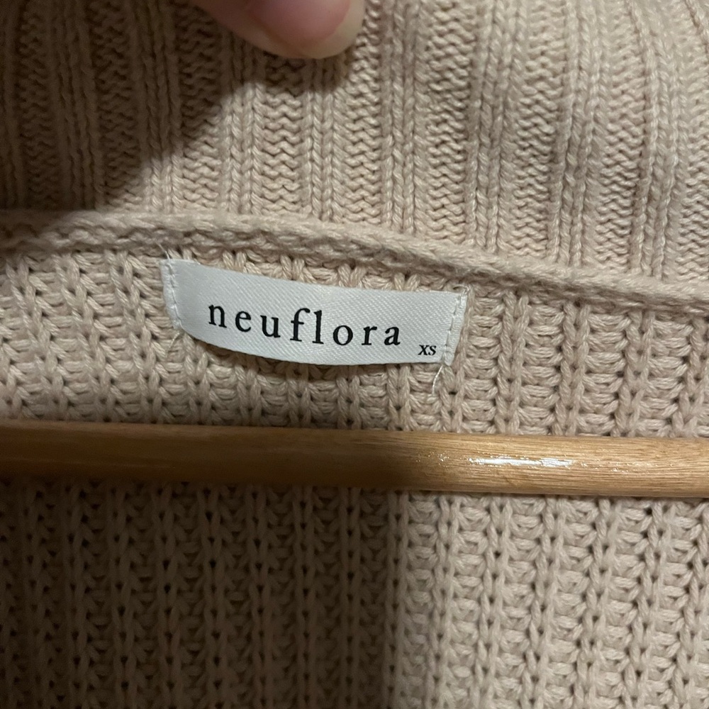 Women's Neuflora Westlock Cream Cardigan Sweater XS - Picture 2 of 9